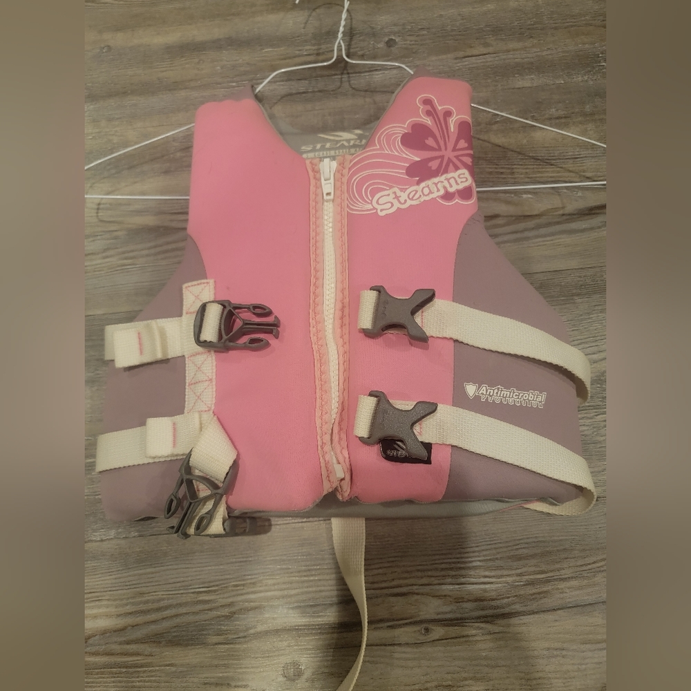 Girls Stearns Life Vest  30-50 lbs